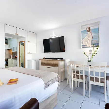 506 By The Sea Las Americas Apartment